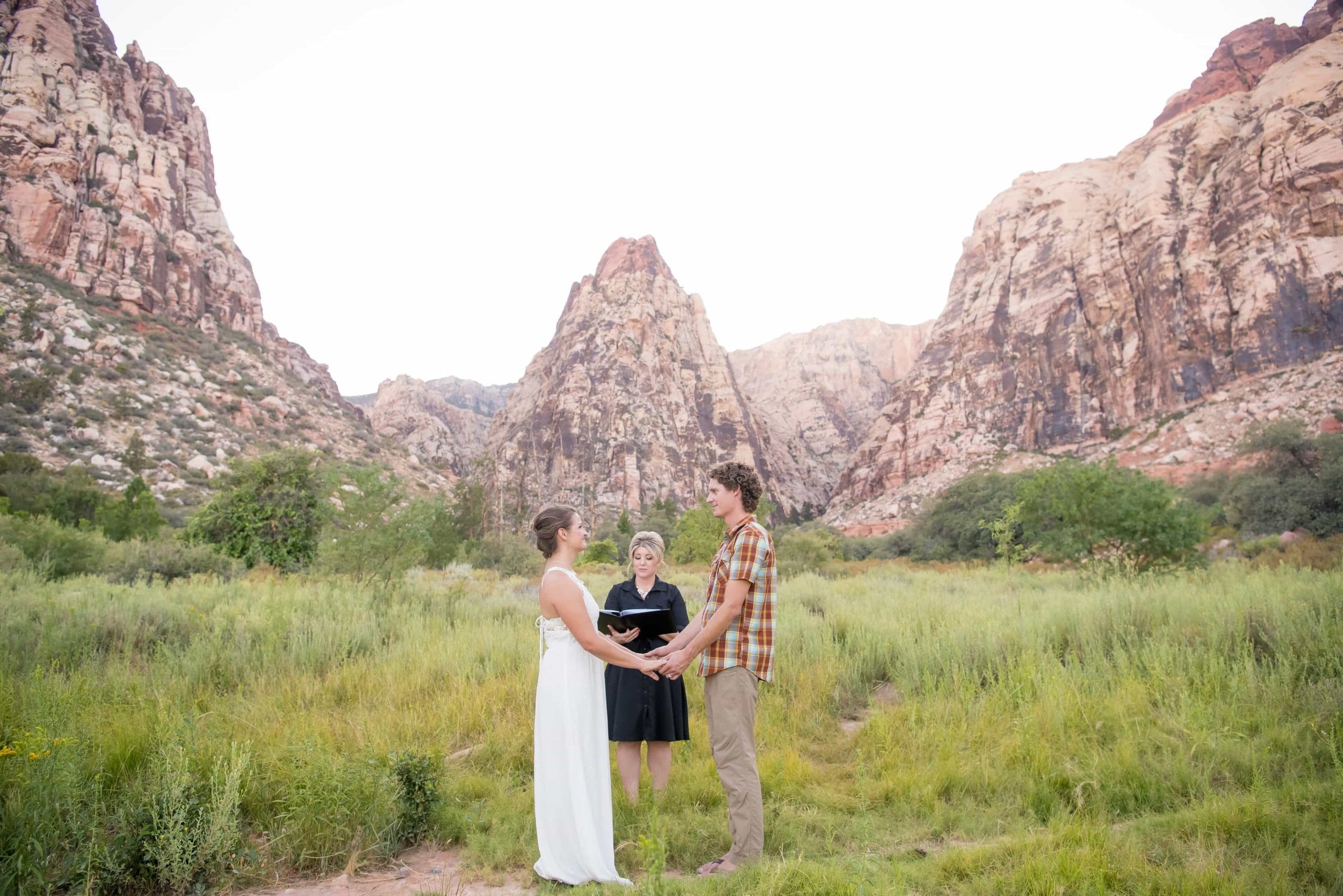 McKenzi and Matt at vegas elopement ceremony